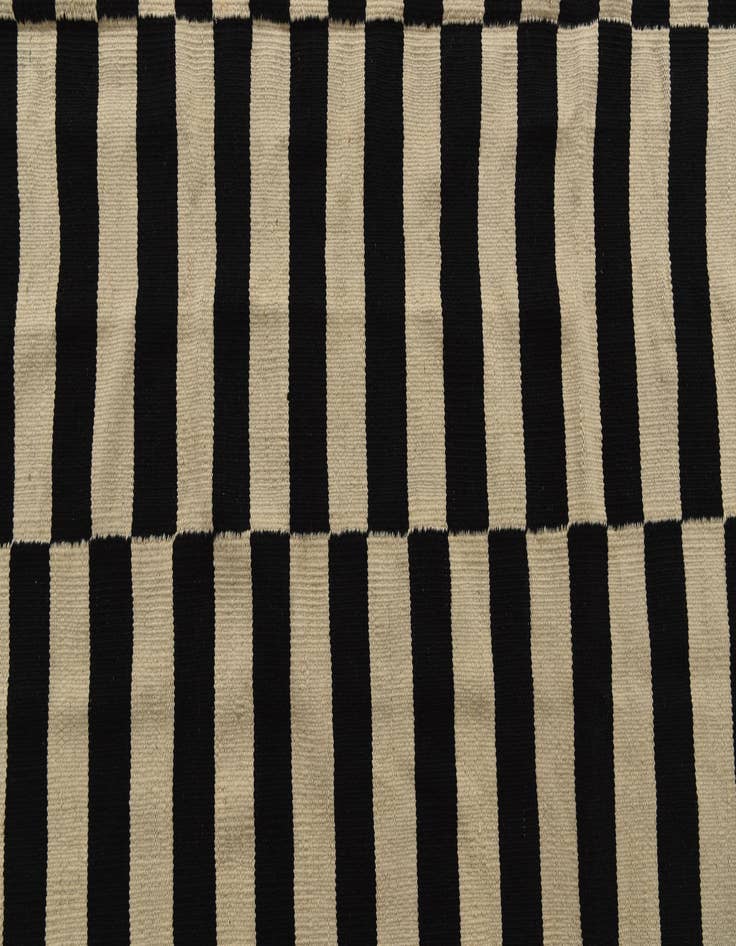 Detail image of  5' 5 x 7' 8  Hand Woven Kilim Modern Wool Rug