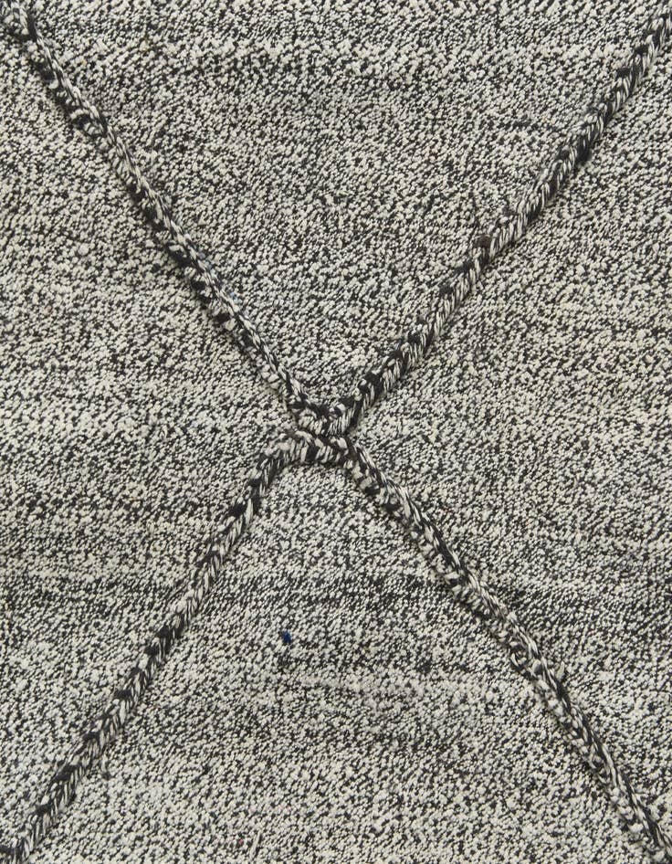 Detail image of  6' 6 x 10'  Hand Woven Kilim Modern Wool Rug