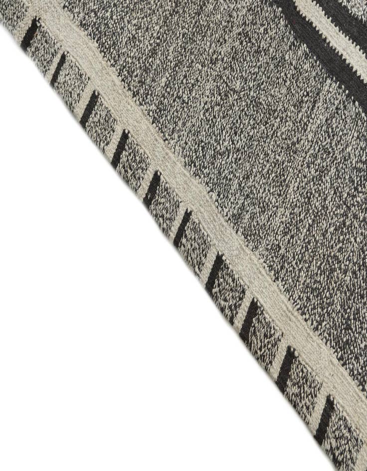 Detail image of  5' 5 x 8'  Hand Woven Kilim Modern Wool Rug