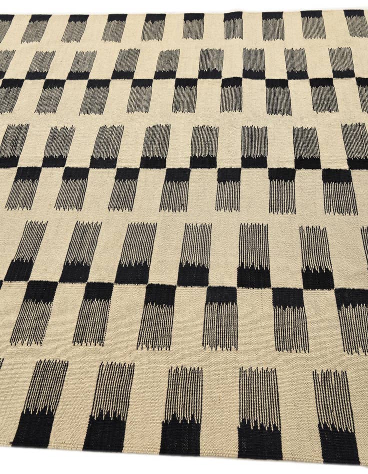 Detail image of  5' 7 x 7' 11  Hand Woven Kilim Modern Wool Rug