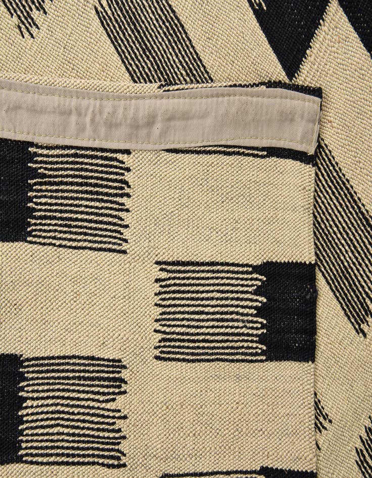 Detail image of  5' 7 x 7' 11  Hand Woven Kilim Modern Wool Rug