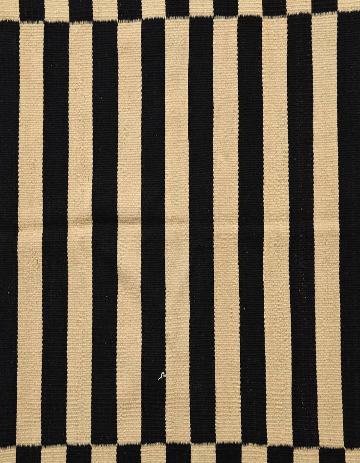 Detail image of  5' 9 x 7' 9  Hand Woven Kilim Modern Wool Rug