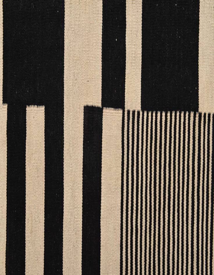 Detail image of  5' 9 x 7' 9  Hand Woven Kilim Modern Wool Rug