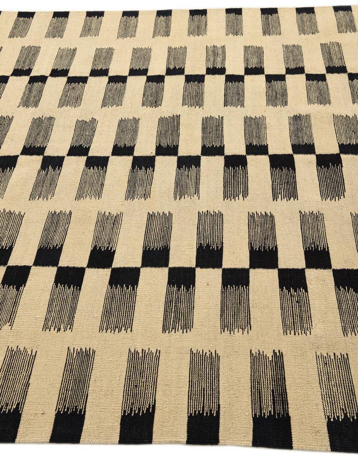 Detail image of  5' 9 x 7' 8  Hand Woven Kilim Modern Wool Rug