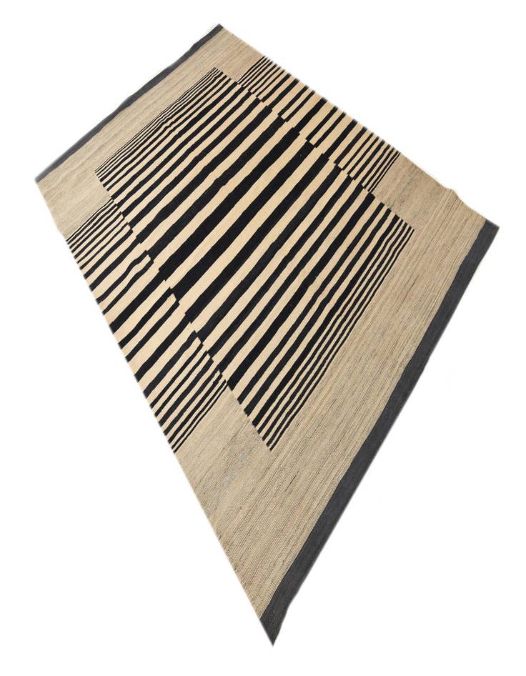 Detail image of  5' 5 x 7' 11  Hand Woven Kilim Modern Wool Rug