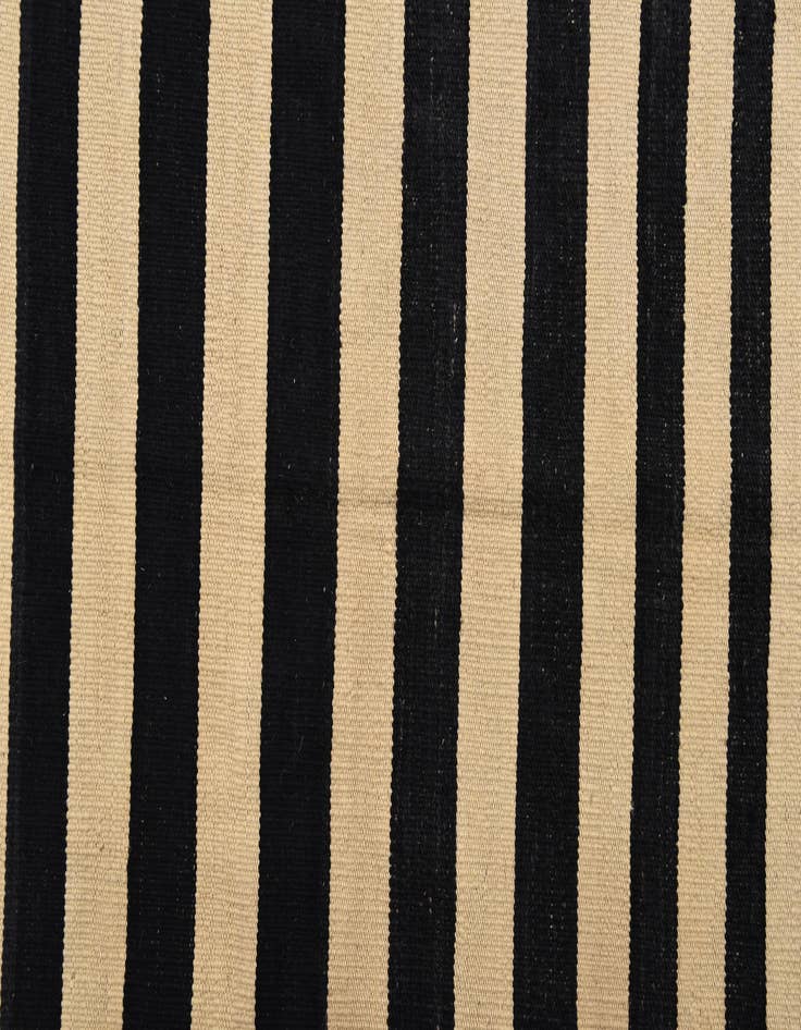 Detail image of  5' 5 x 7' 11  Hand Woven Kilim Modern Wool Rug