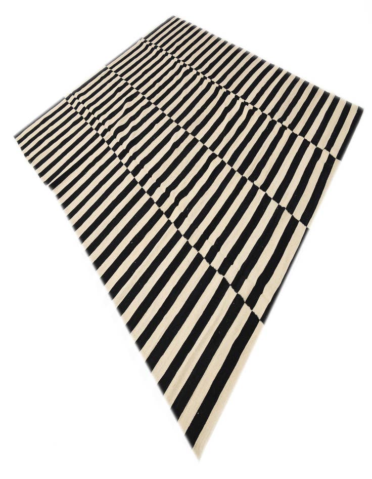 Detail image of  8' 3 x 9' 10  Hand Woven Kilim Modern Wool Rug