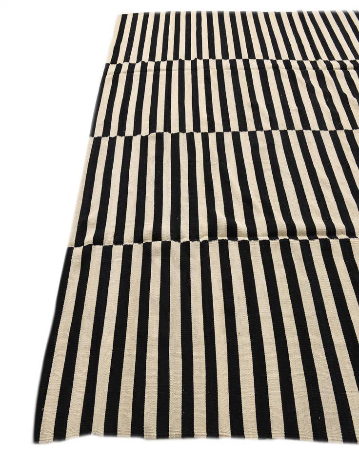 Detail image of  8' 3 x 9' 10  Hand Woven Kilim Modern Wool Rug