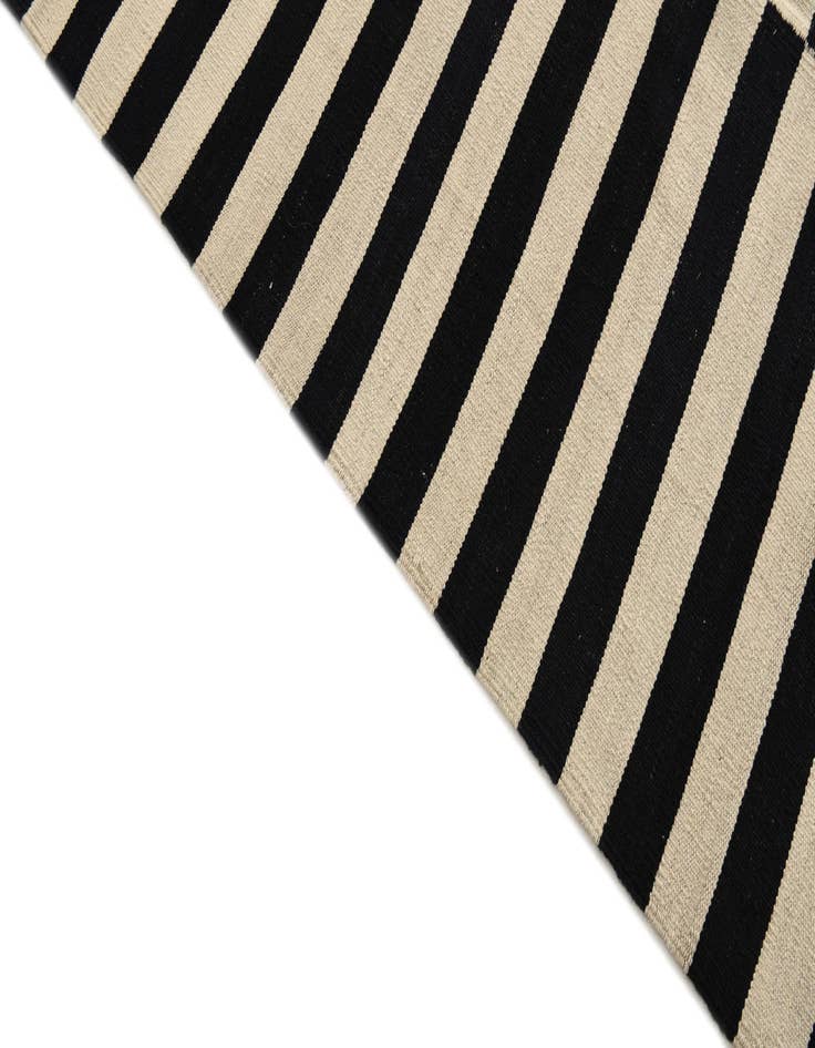 Detail image of  8' 3 x 9' 10  Hand Woven Kilim Modern Wool Rug