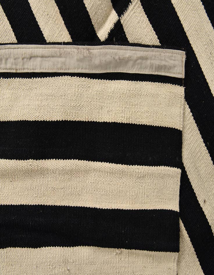 Detail image of  8' 3 x 9' 10  Hand Woven Kilim Modern Wool Rug