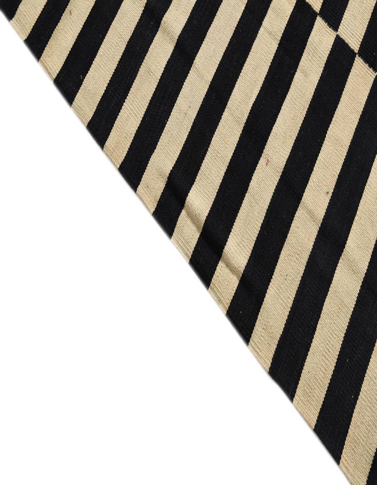 Detail image of  6' 9 x 9' 8  Hand Woven Kilim Modern Wool Rug