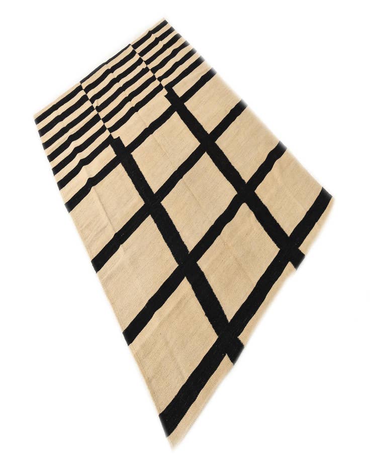 Detail image of  4' 1 x 5' 9  Hand Woven Kilim Modern Wool Rug