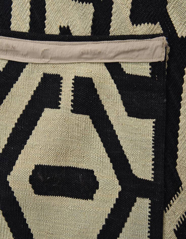 Detail image of  6' 9 x 9' 7  Hand Woven Kilim Modern Wool Rug