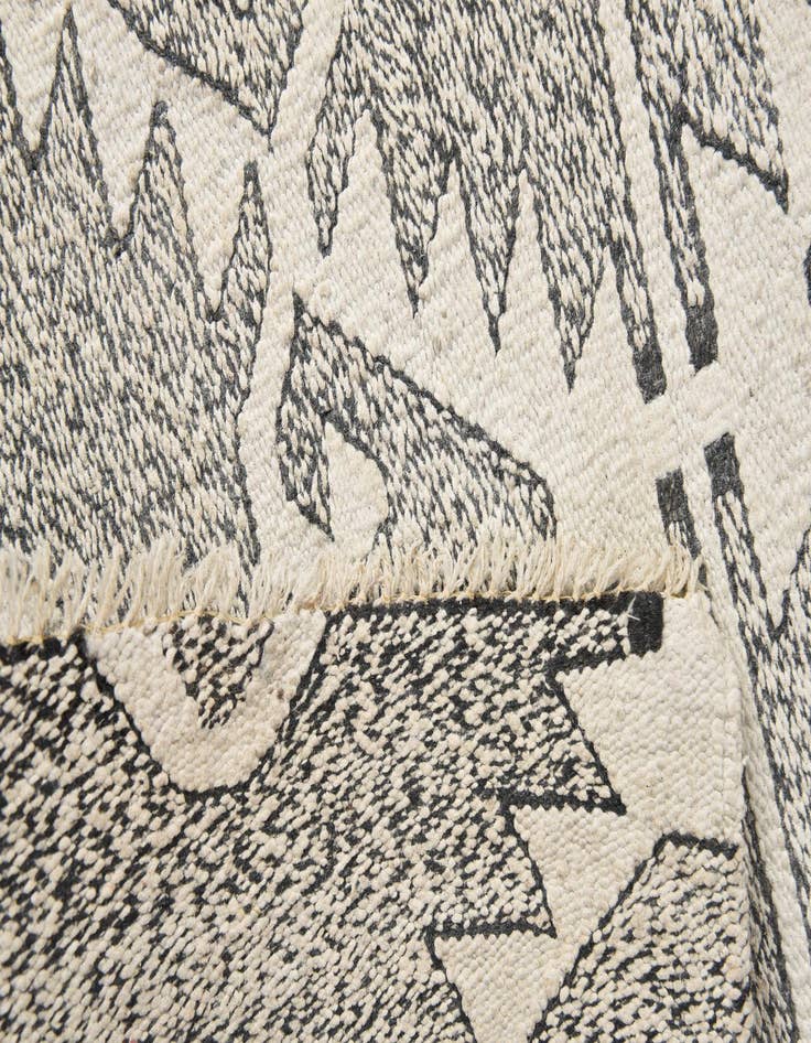 Detail image of  5' 7 x 7' 10  Hand Woven Kilim Modern Wool Rug