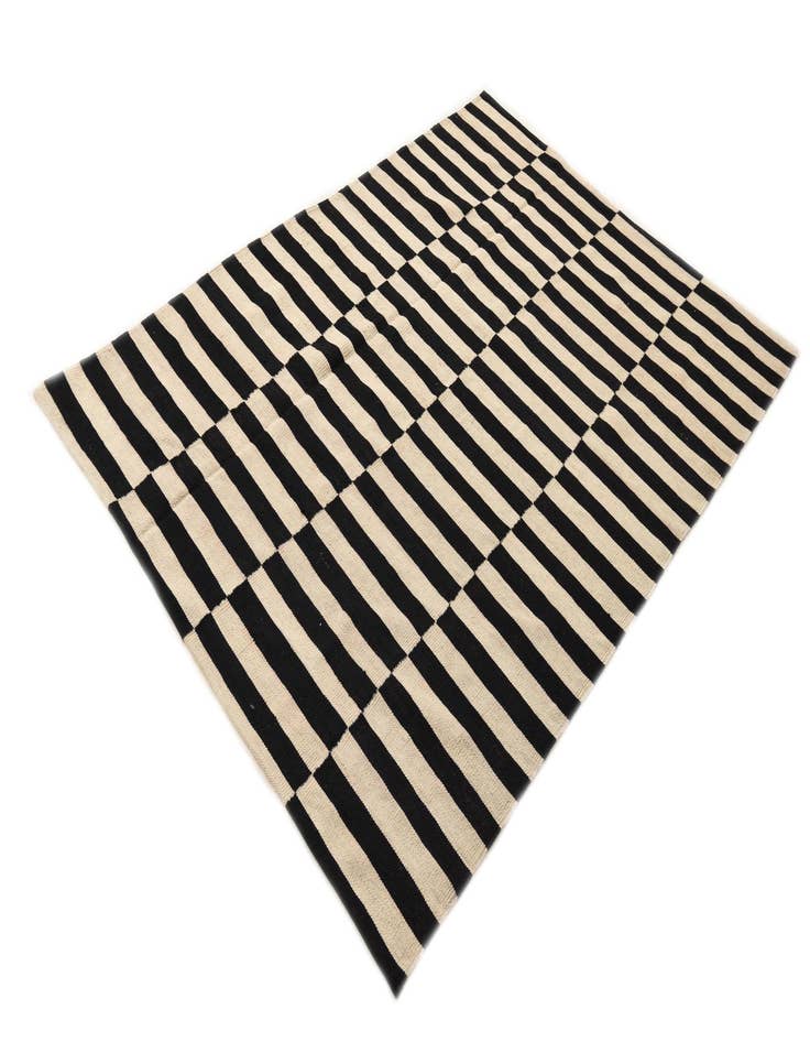 Detail image of  5' 5 x 7' 9  Hand Woven Kilim Modern Wool Rug