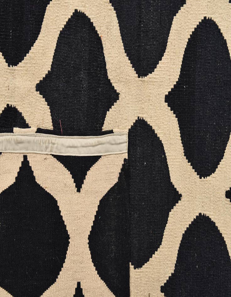 Detail image of  8' 7 x 9' 6  Hand Woven Kilim Modern Wool Rug