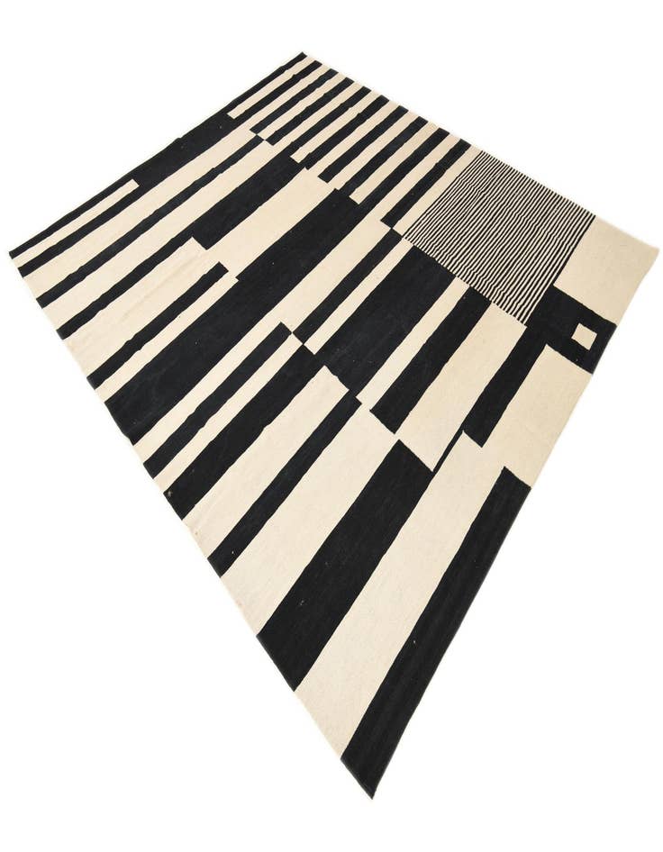 Detail image of  8' 6 x 9' 9  Hand Woven Kilim Modern Wool Rug