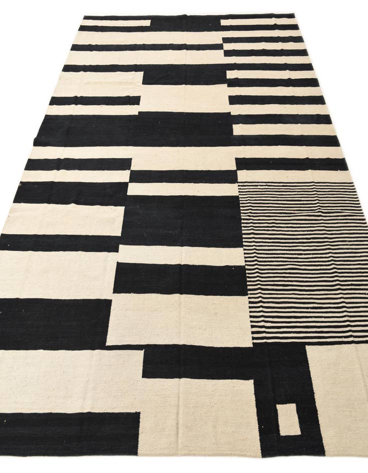 Detail image of  8' 6 x 9' 9  Hand Woven Kilim Modern Wool Rug