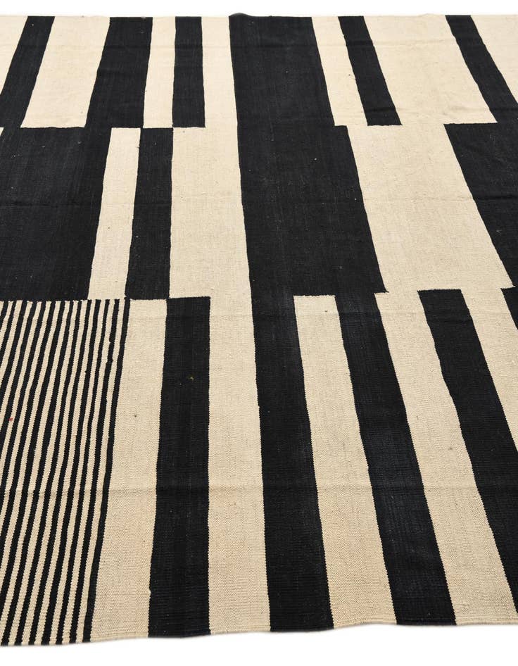 Detail image of  8' 6 x 9' 9  Hand Woven Kilim Modern Wool Rug