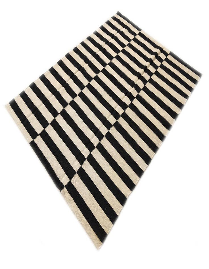 Detail image of  4' 4 x 5' 11  Hand Woven Kilim Modern Wool Rug