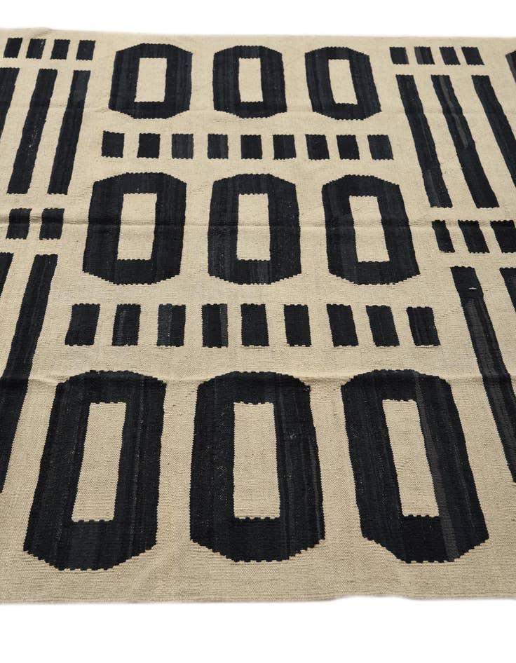 Detail image of  5' 9 x 7' 10  Hand Woven Kilim Modern Wool Rug