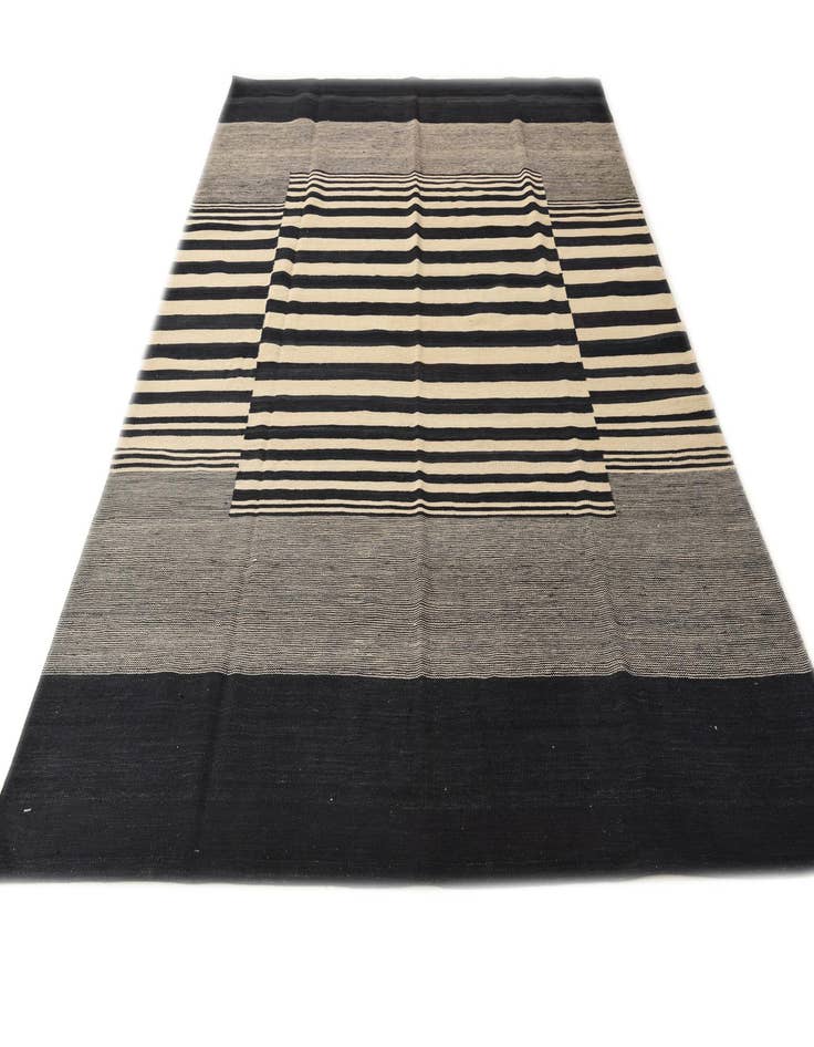 Detail image of  6' 10 x 9' 8  Hand Woven Kilim Modern Wool Rug