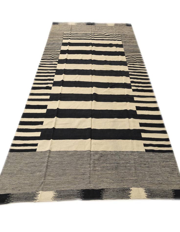 Detail image of  6' 8 x 9' 10  Hand Woven Kilim Modern Wool Rug