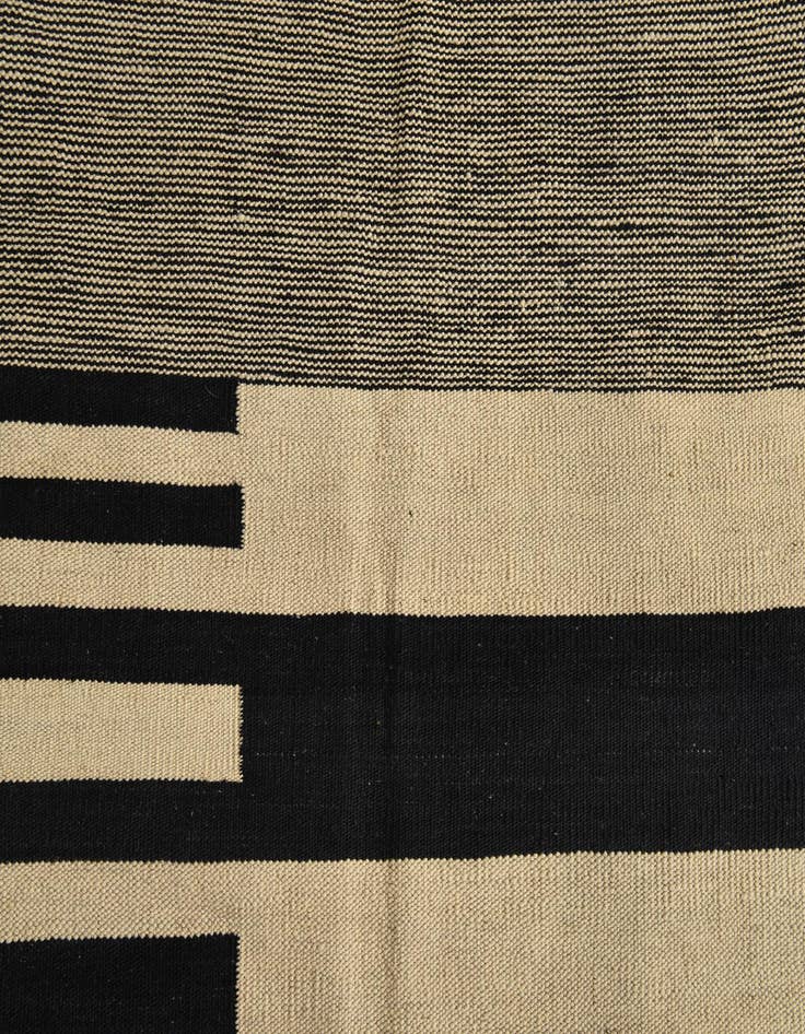 Detail image of  6' 8 x 9' 10  Hand Woven Kilim Modern Wool Rug