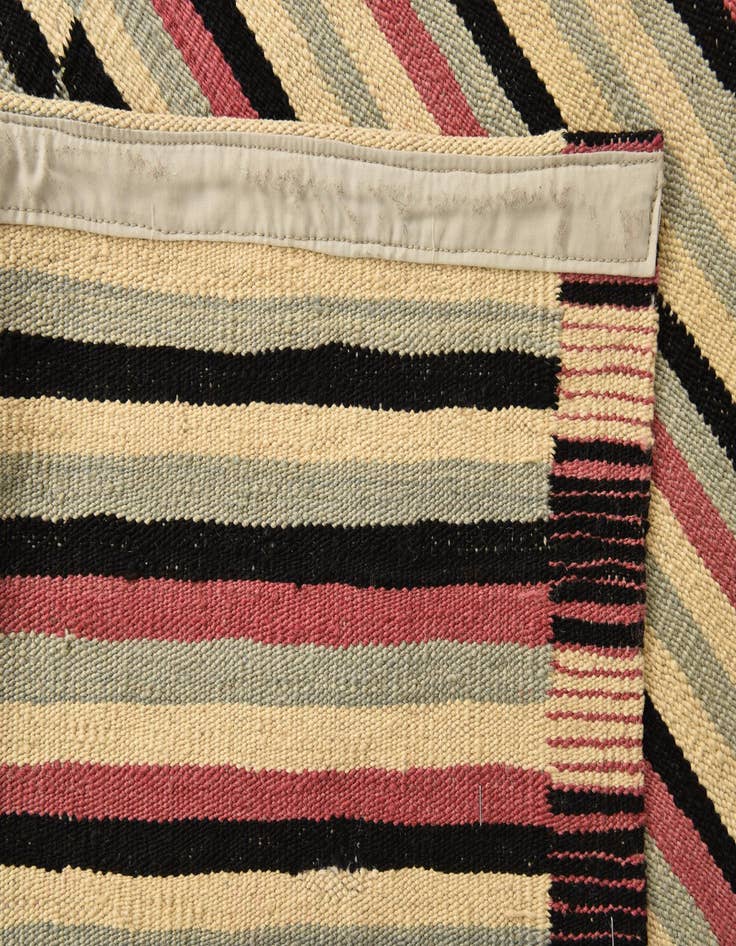 Detail image of  5' 10 x 7' 9  Hand Woven Kilim Modern Wool Rug