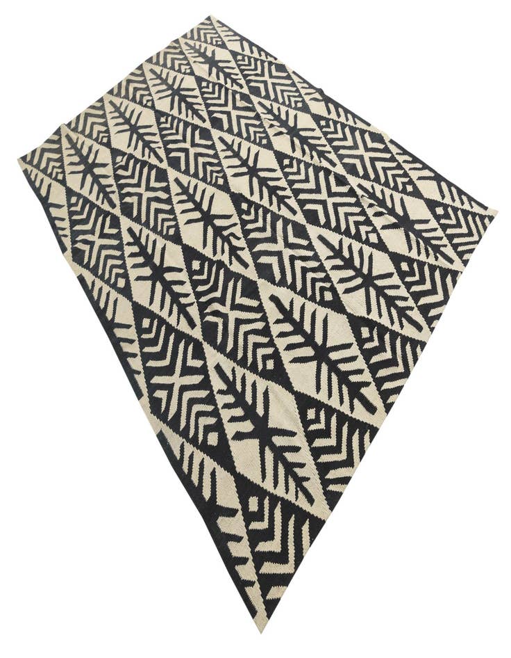 Detail image of  6' x 8' 6  Hand Woven Kilim Modern Wool Rug