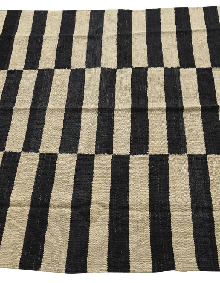 Detail image of  4' 3 x 6'  Hand Woven Kilim Modern Wool Rug