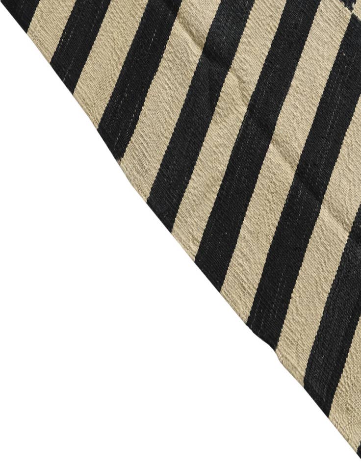 Detail image of  4' 3 x 6'  Hand Woven Kilim Modern Wool Rug