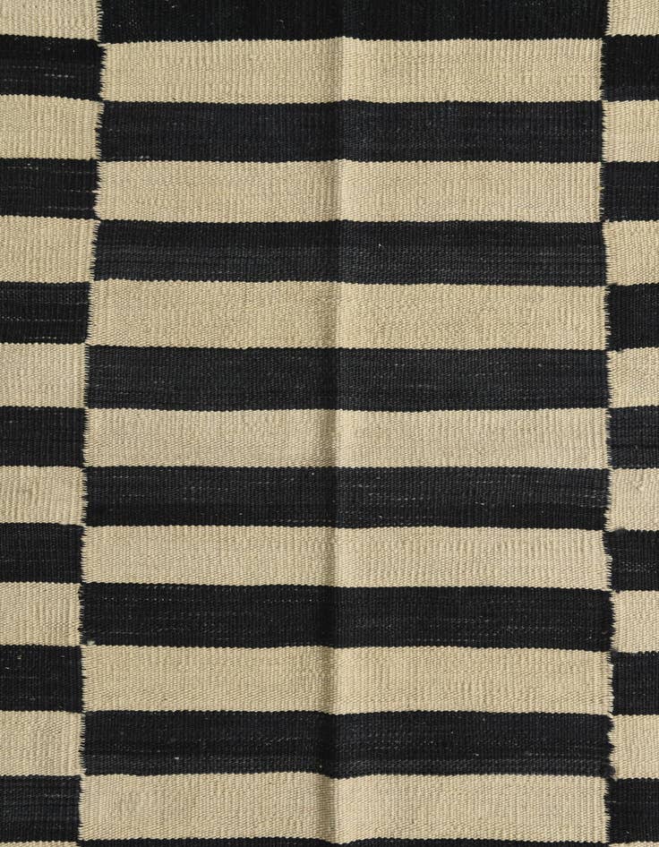 Detail image of  4' 3 x 6'  Hand Woven Kilim Modern Wool Rug
