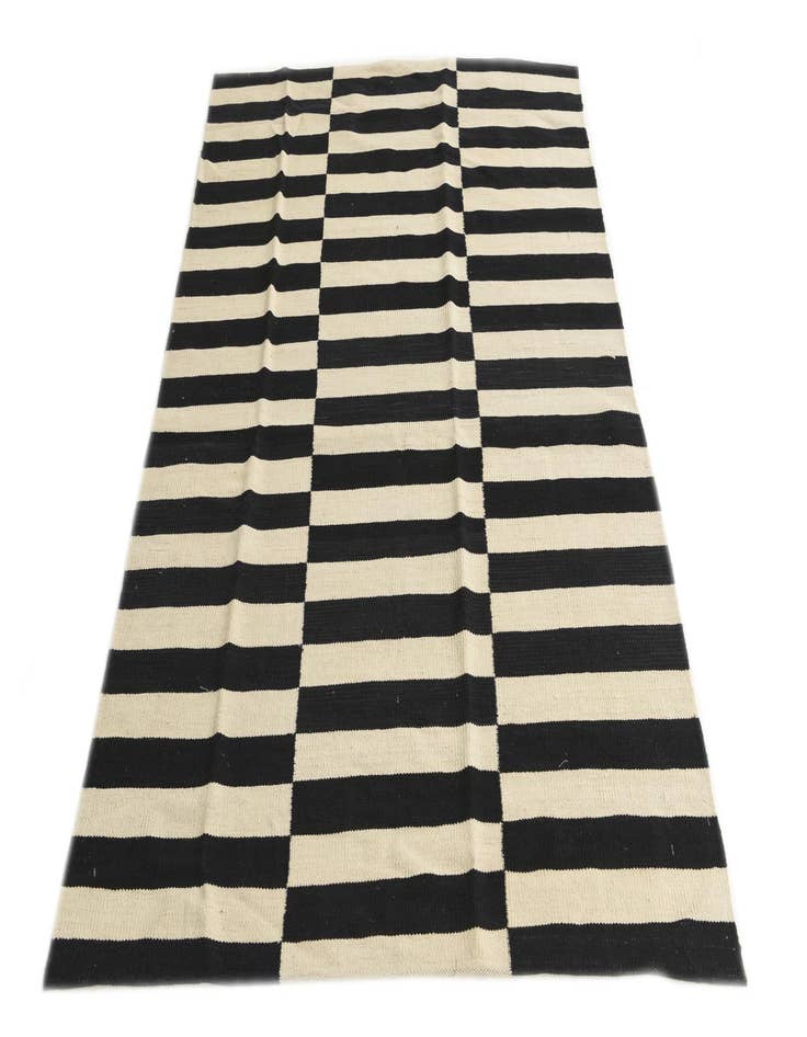 Detail image of  4' 1 x 5' 10  Hand Woven Kilim Modern Wool Rug