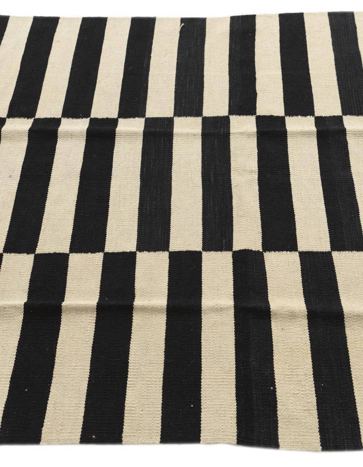 Detail image of  4' 1 x 5' 10  Hand Woven Kilim Modern Wool Rug