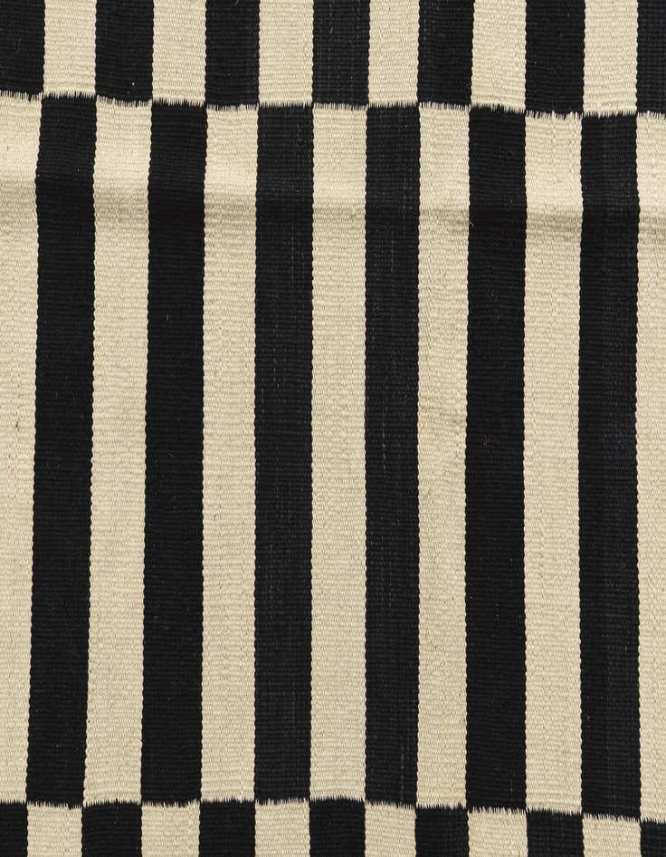 Detail image of  4' 1 x 5' 10  Hand Woven Kilim Modern Wool Rug