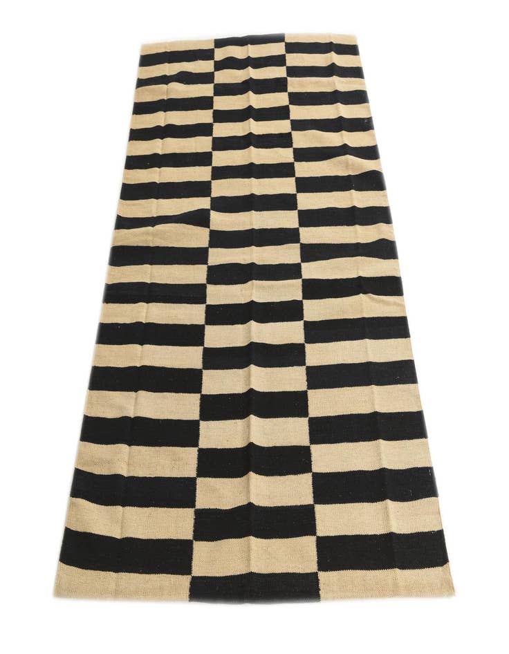 Detail image of  4' 1 x 5' 10  Hand Woven Kilim Modern Wool Rug