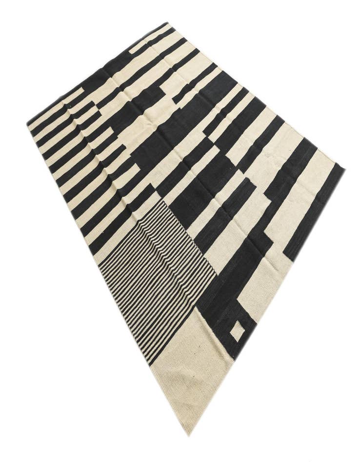 Detail image of  5' 2 x 6' 10  Hand Woven Kilim Modern Wool Rug