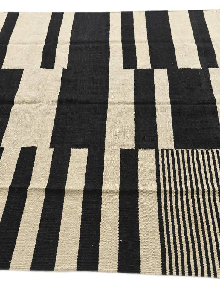 Detail image of  5' 2 x 6' 10  Hand Woven Kilim Modern Wool Rug