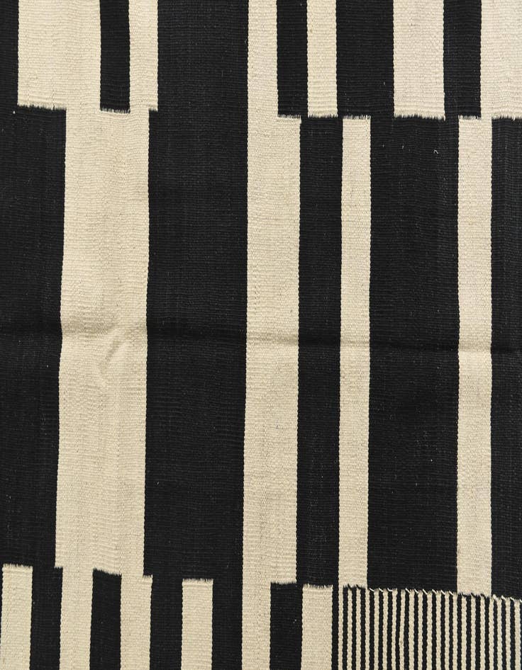 Detail image of  5' 2 x 6' 10  Hand Woven Kilim Modern Wool Rug