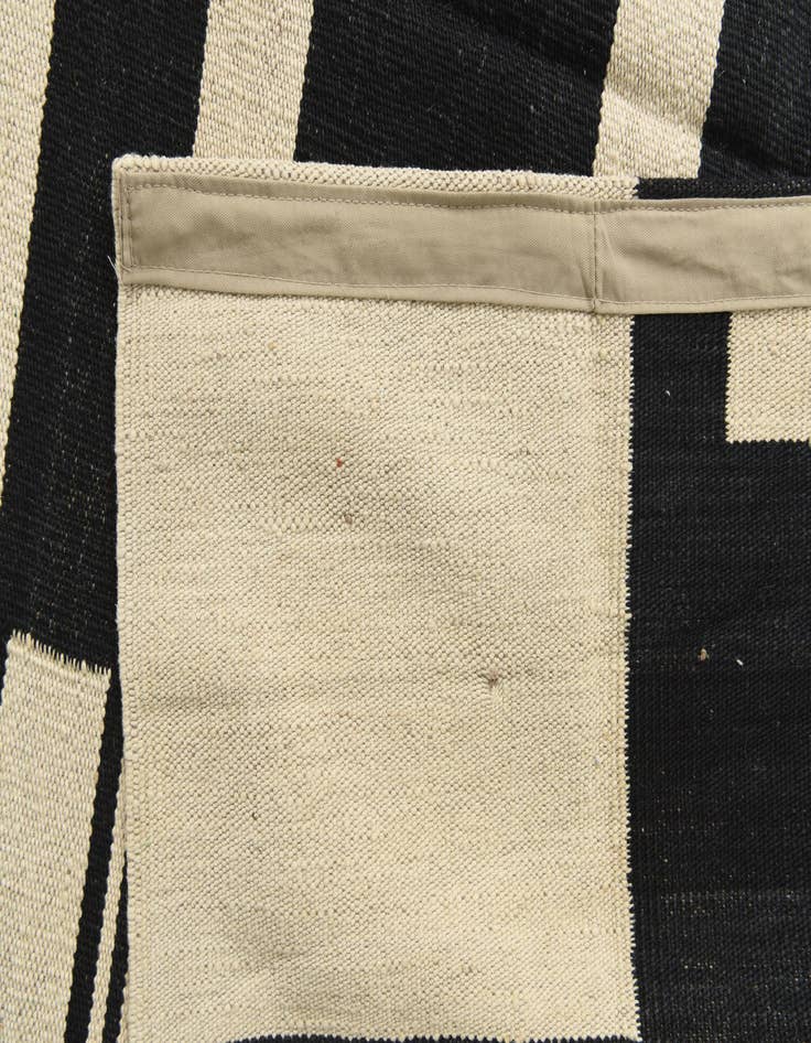 Detail image of  5' 2 x 6' 10  Hand Woven Kilim Modern Wool Rug