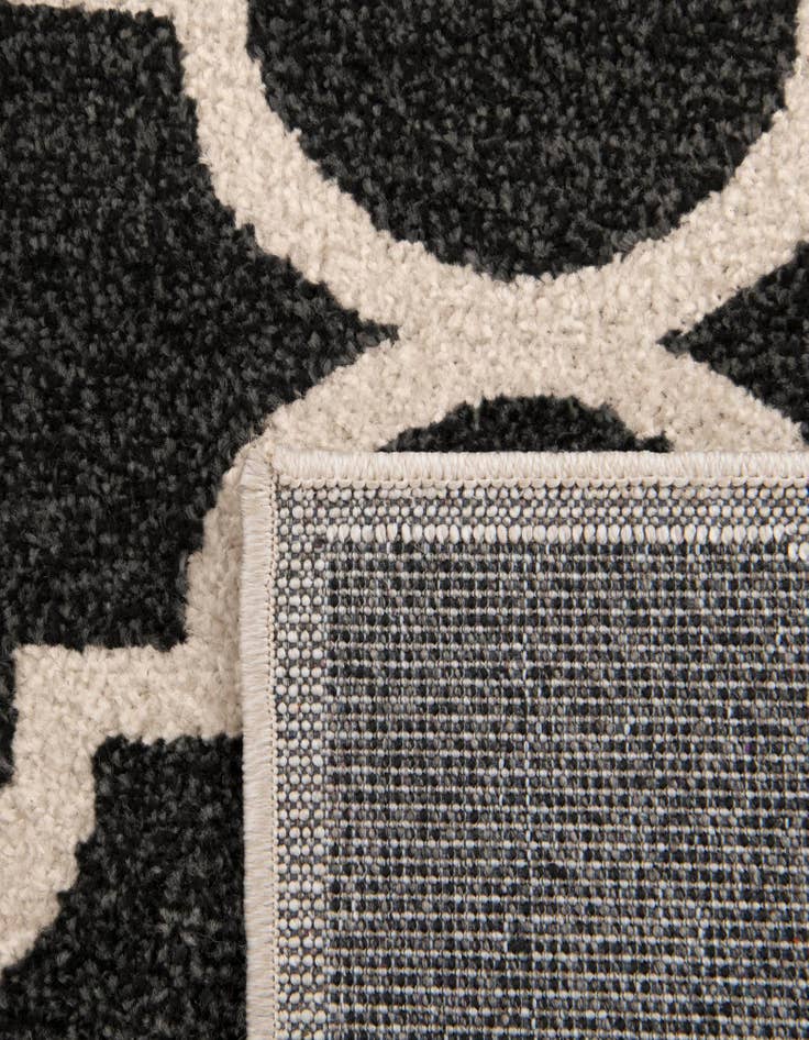 Detail image of  5' x 8' Lattice Rug