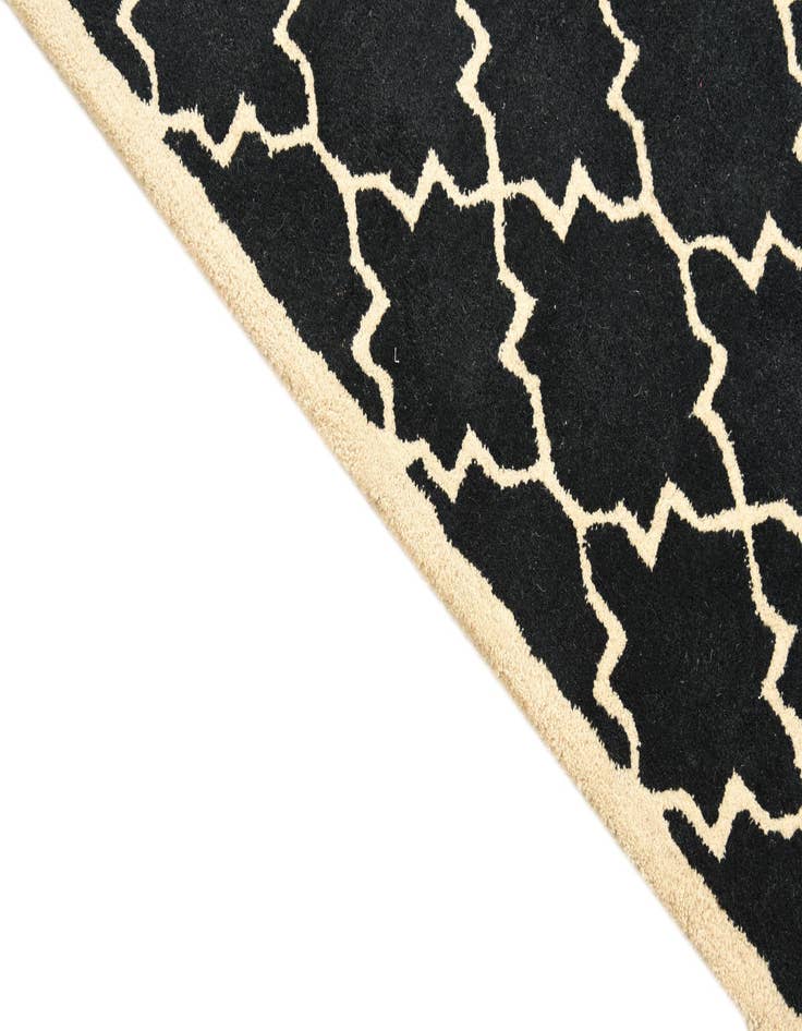 Detail image of 5' x 8' Luna Rug