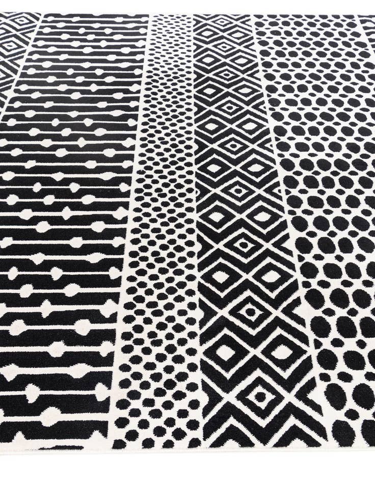 Detail image of  5' x 7' 7 Milano Rug