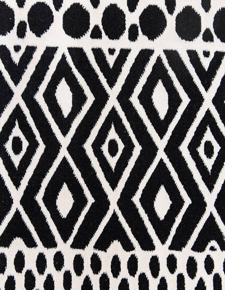 Detail image of  5' x 7' 7 Milano Rug