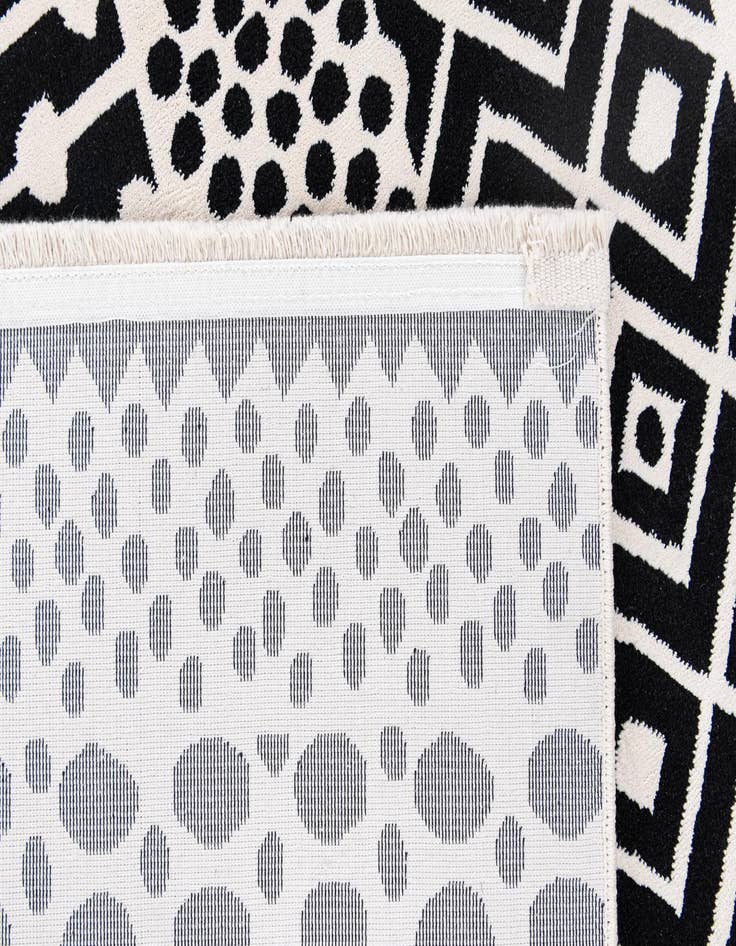 Detail image of  5' x 7' 7 Milano Rug