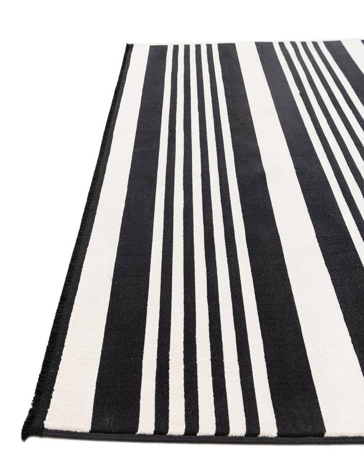 Detail image of  5' x 7' 7 Milano Rug