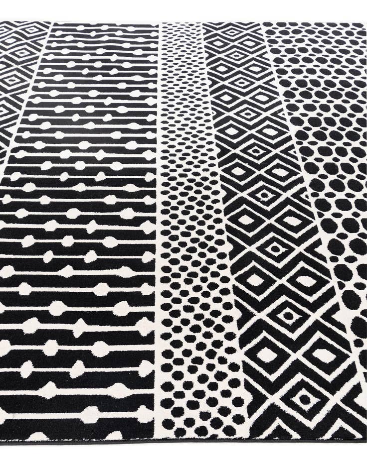 Detail image of  5' x 7' 7 Milano Rug