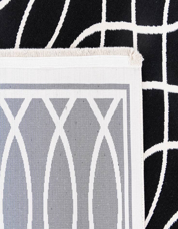 Detail image of  5' x 7' 7 Milano Rug