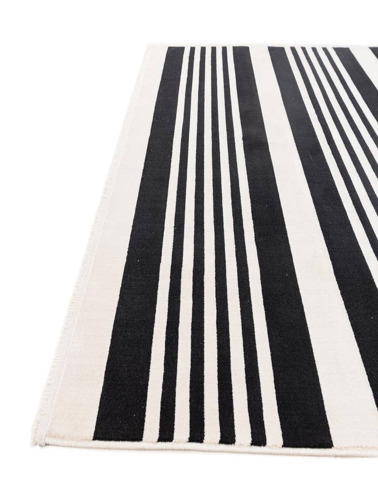 Detail image of  5' x 7' 7 Milano Rug